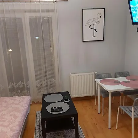 Apartment Homelyapartment *